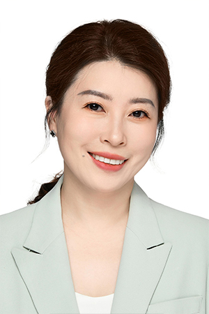 劉靜：融合部小學(xué)常務(wù)副校長、PYP項(xiàng)目協(xié)調(diào)員
