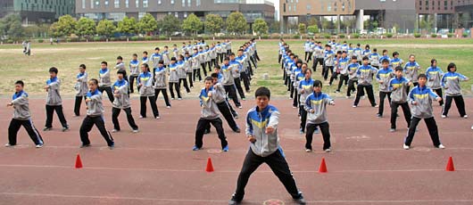  中學部舉辦“多彩青春”大課間操比賽 
