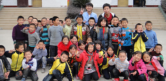  鹽井小學(xué)獻愛心--國際項目部CAS活動 
