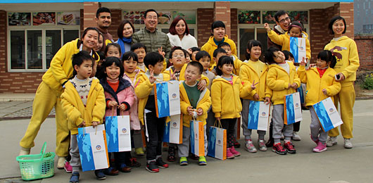  宋慶齡國際幼兒園師生參觀美視項(xiàng)目部 