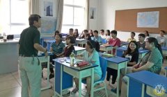 7月15日 四川大學周教授來訪中美英才班 