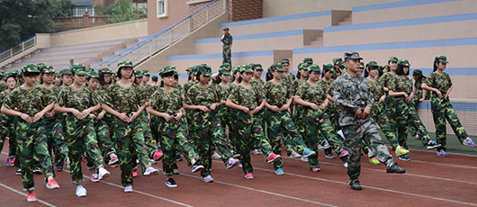  美視中學(xué)部2015級(jí)新生軍訓(xùn)拉開帷幕 