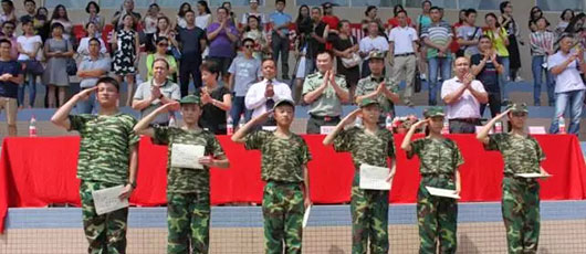  【開學(xué)啦】新生入學(xué)第一關(guān)——軍訓(xùn)！ 