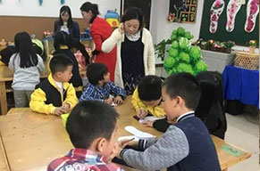 中國部?小學(xué)：“家長開放日”活動