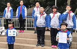  迎接新的挑戰(zhàn)--PYP5年級(jí)2班國(guó)旗下的演講 