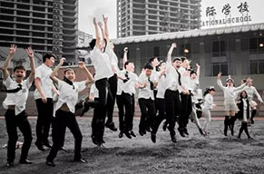 畢業(yè)典禮 | 贈一束清荷，別情誼深長