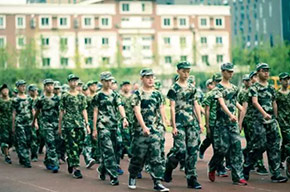  最青春 | 軍訓(xùn)：激情之夏，熱血之迷彩 