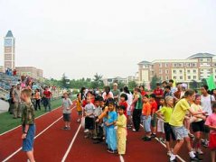 成都國際學校學生參加我校國際部主辦的外籍學生運動會