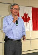 加拿大哥倫比亞國際學(xué)院總裁陳金滿一行看望中加班學(xué)生小記