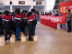 中學(xué)部召開“養(yǎng)成良好行為習(xí)慣 爭(zhēng)做國(guó)際人”宣誓大會(huì)小記