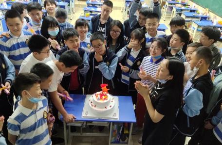 童年再見，青春你好！初中部的六一兒童節(jié)這樣過！
