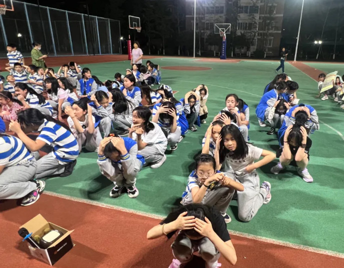  以“練”筑防，臨“震”不慌——我校開展夜間防震減災(zāi)應(yīng)急疏散演練活動(dòng) 