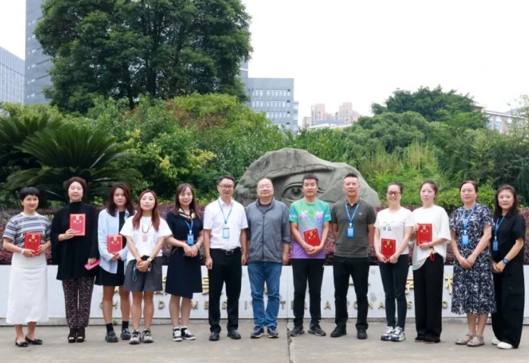 家校攜手，共筑成長！成都美視師一學(xué)校舉行校級家委會成立儀式